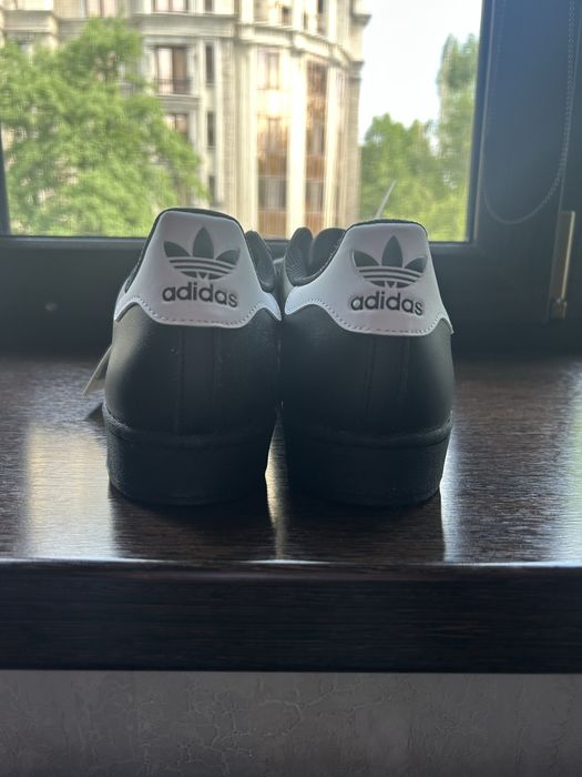 Продам кроссовки adidas superstar оригинал