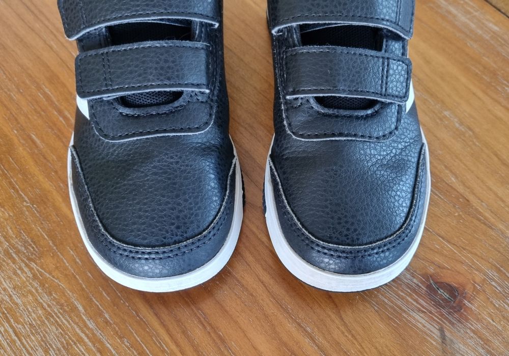 Adidasi Adidas marimea 30 interior 19 cm