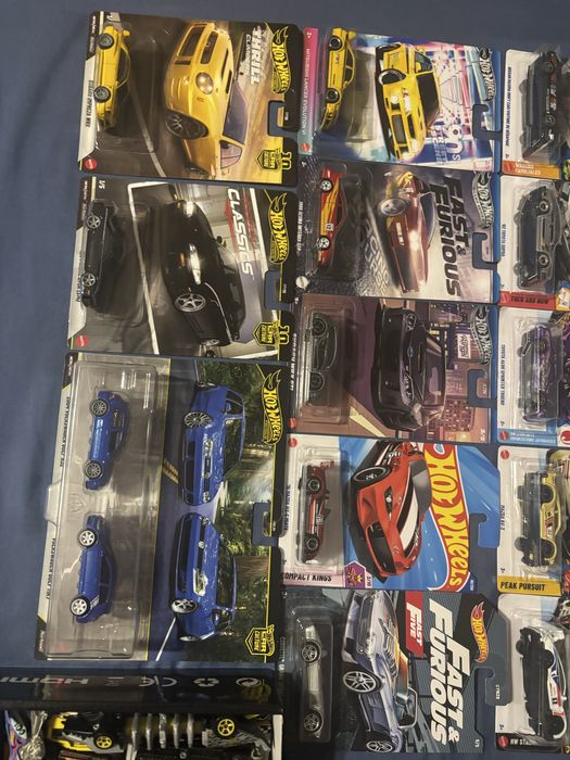 Hotwheels premium и base