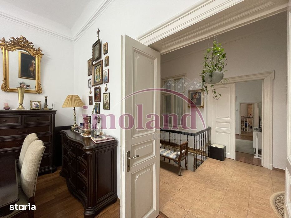 Apartament spectaculos de 4 camere într-o vilă cu farmec istoric pta V — fotografia 3