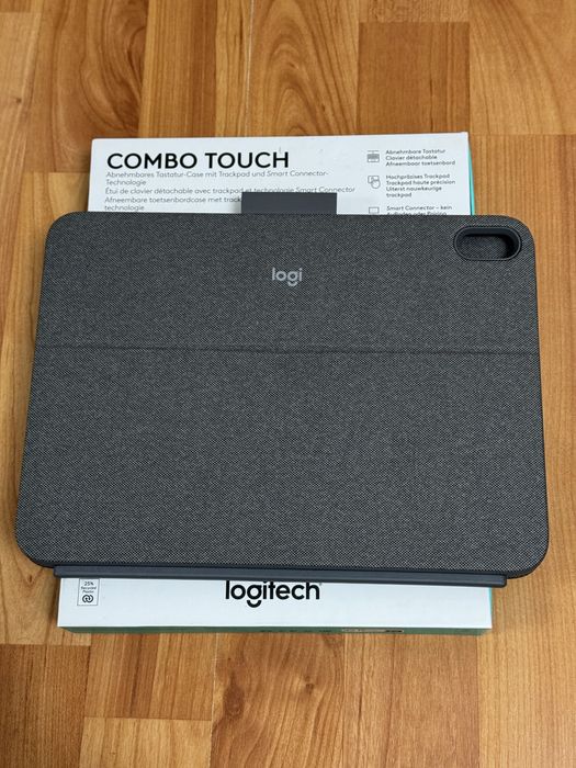 Husa tableta Ipad 10 Logitech Combo Touch