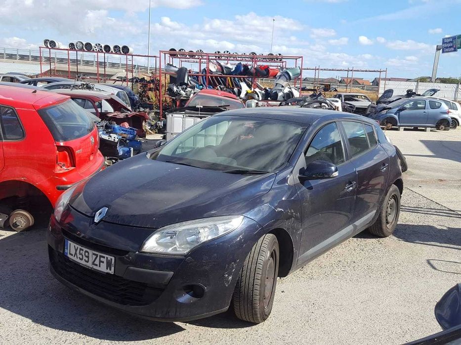 vand piese Renault din  dezmembrari  auto
