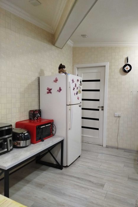 Продаётся 2х комнатная мансарда.Партьезд