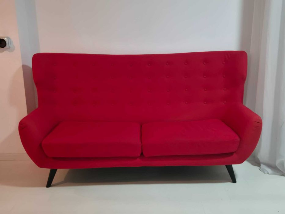 Продавам голям триместен диван