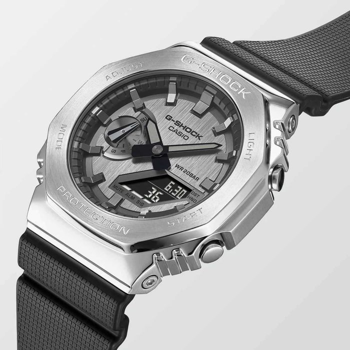 Нов часовник CASIO G-SHOCK GM-2100-1AER - гаранция