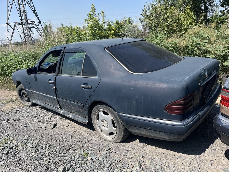 Продам W210 есть все