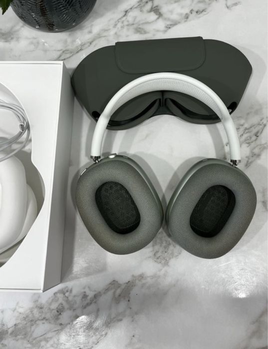 Продается airpods max