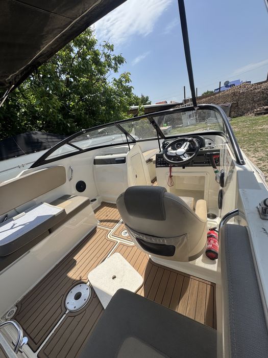 Продается американский катер Bayliner vr4