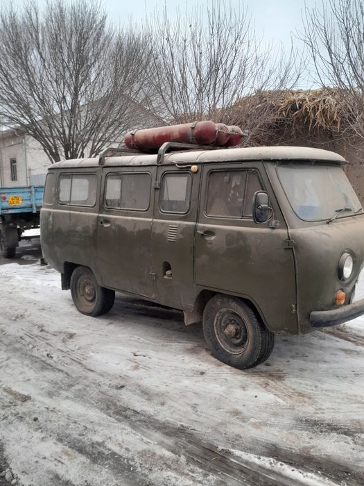 Uvaz mashina sotiladi