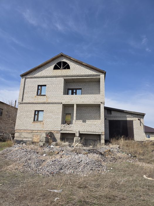 Дом двухэтажный котедж