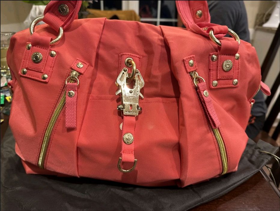 George gina lucy ggl