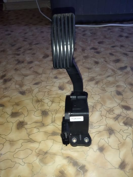 педаль газа от приоры