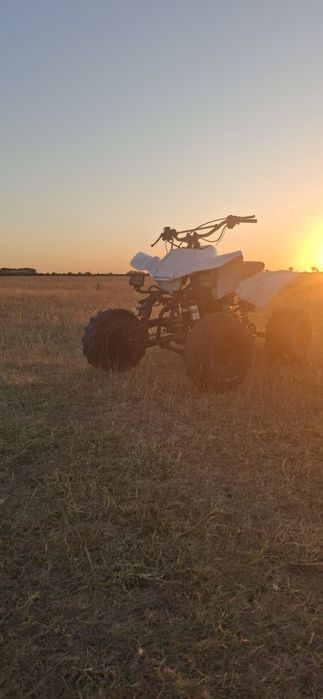 Vand atv de 200  fac si schimb