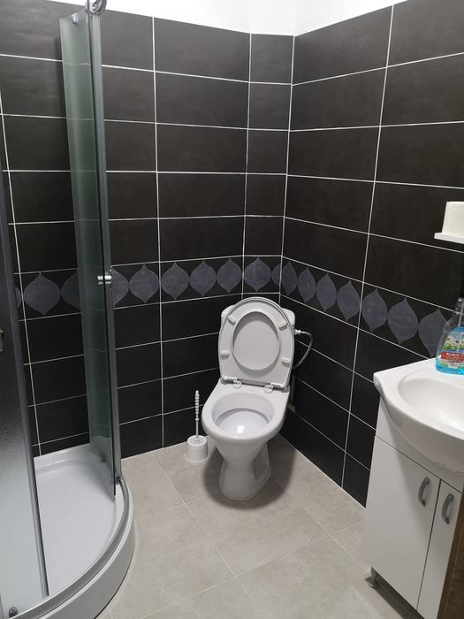 Închiriez apartament 2 camere str Romana Bistrita