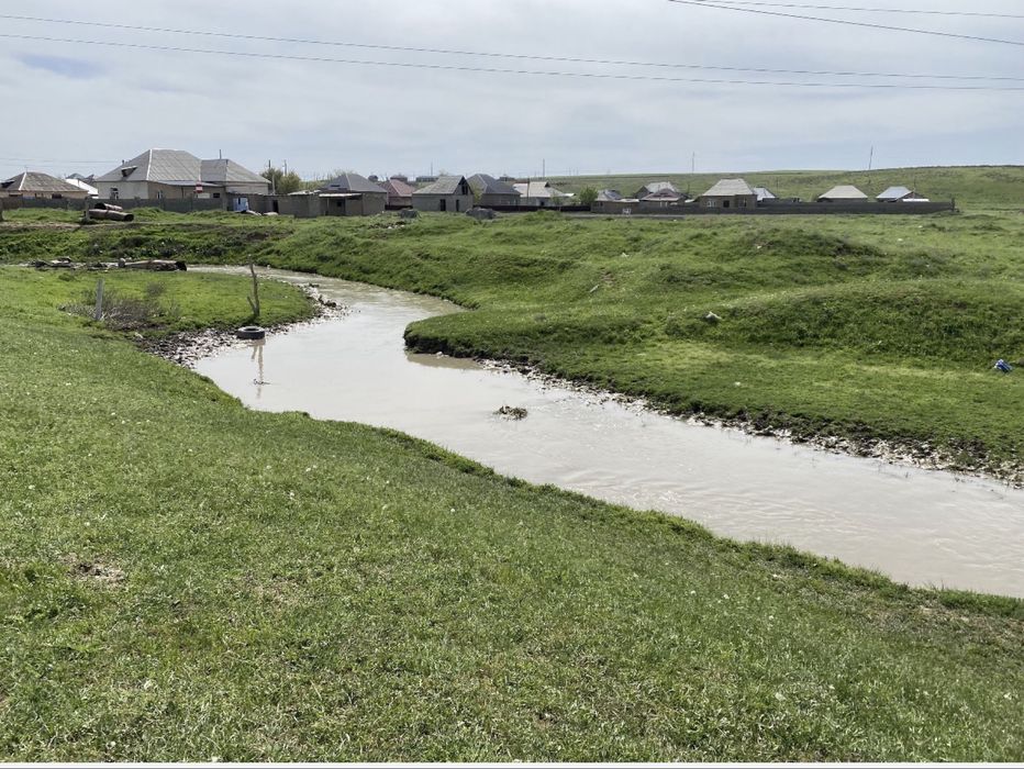 Ровный участок 8,2га, под коммерцию, рядом речка