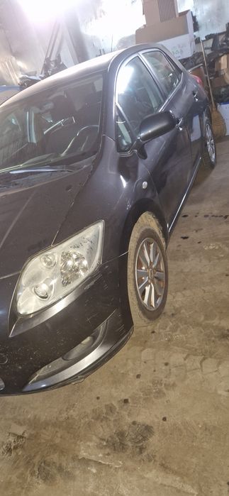 Тойота  Аурис   Toyota Auris  2009г. 2000куб.  126кс. D4D  ДИЗЕЛ  НА ЧАСТИ