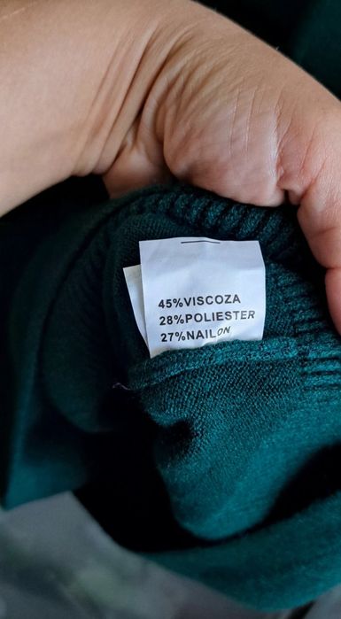 Pulover lung, rochie tricotata