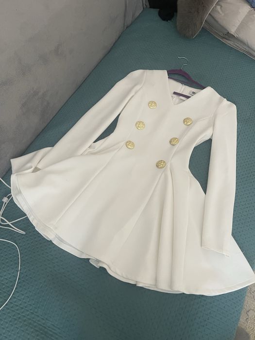 продам платья Miss