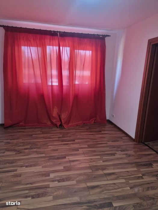 Plopeni(Central)apart 2 cam de vanzare