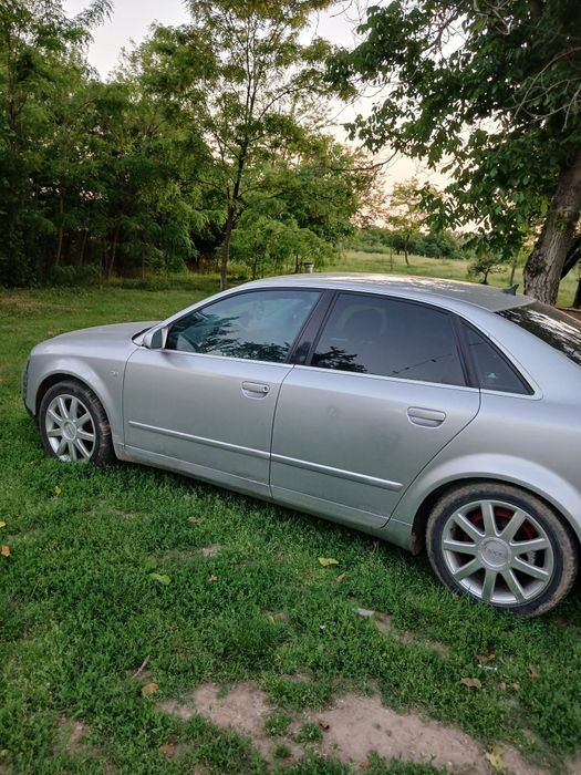 Vând mașina audi A4