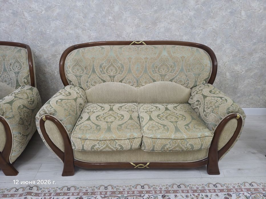 Продам комплект диваны