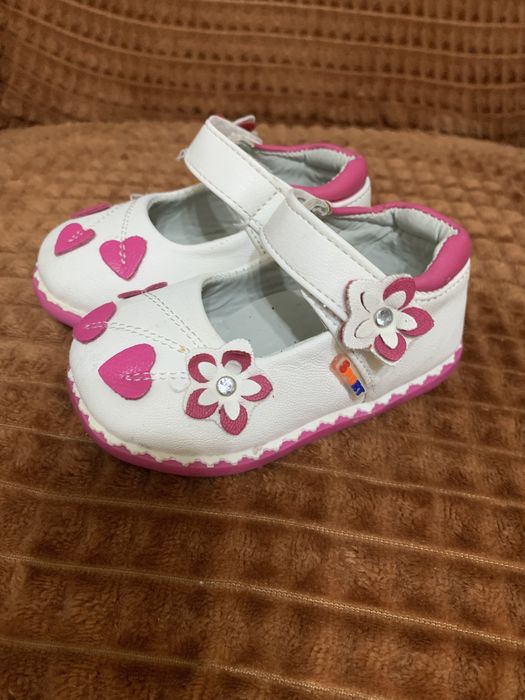Сандали за момиче