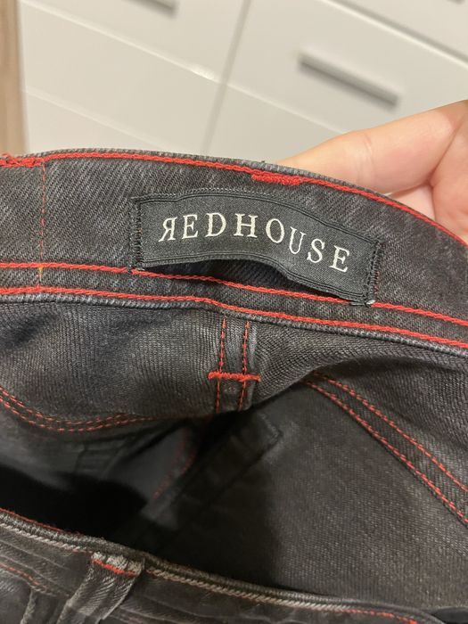 Blugi Redhouse editie limitata