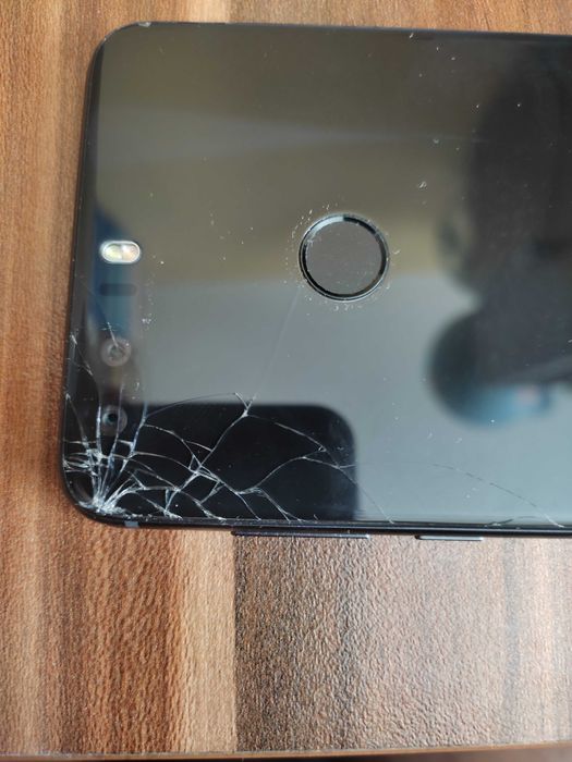 HONOR 8 4/32 и Нокиа 230 повреден