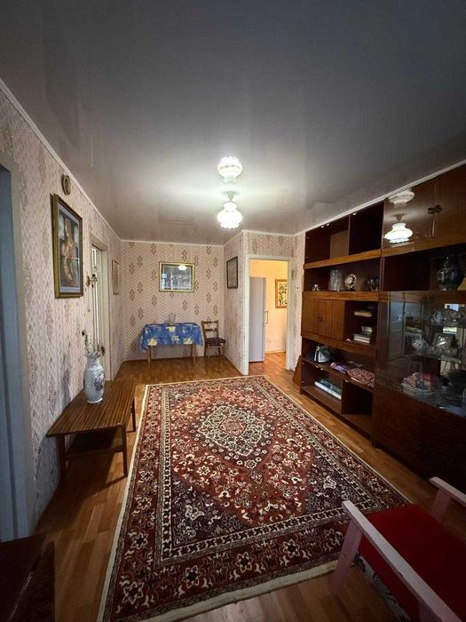 Продам трехкомнатную квартиру на КСК