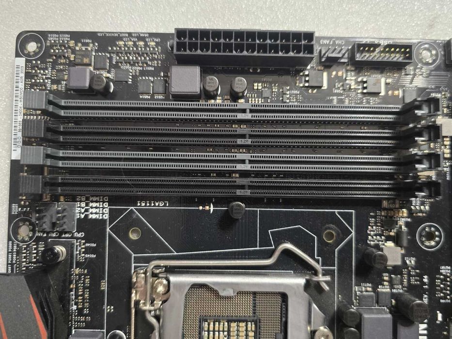 Placa de baza ASUS Z170 PRO GAMING, Socket LGA1151, DDR4, PCI-E