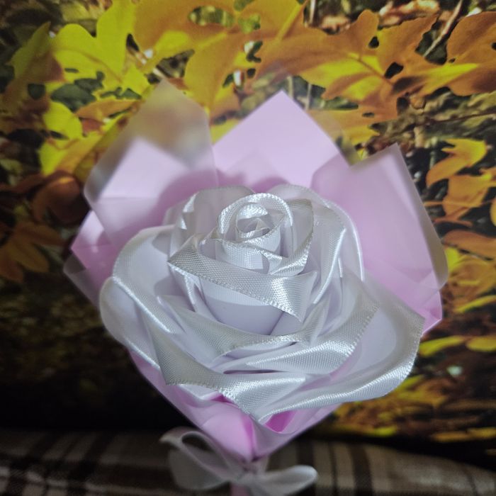 Продам Розы  из атласных лент