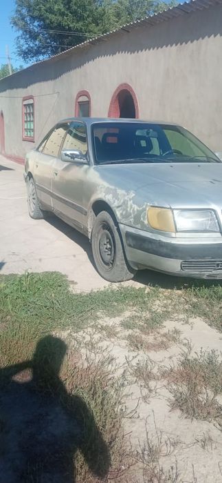 Ауди 100 С4.    .