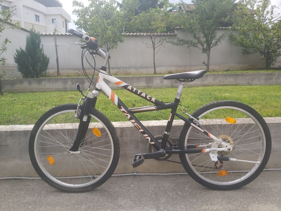 Vând trei biciclete