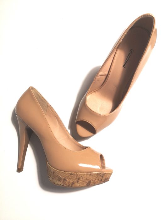 Елегантни обувки на висок ток и платформа 37 номер