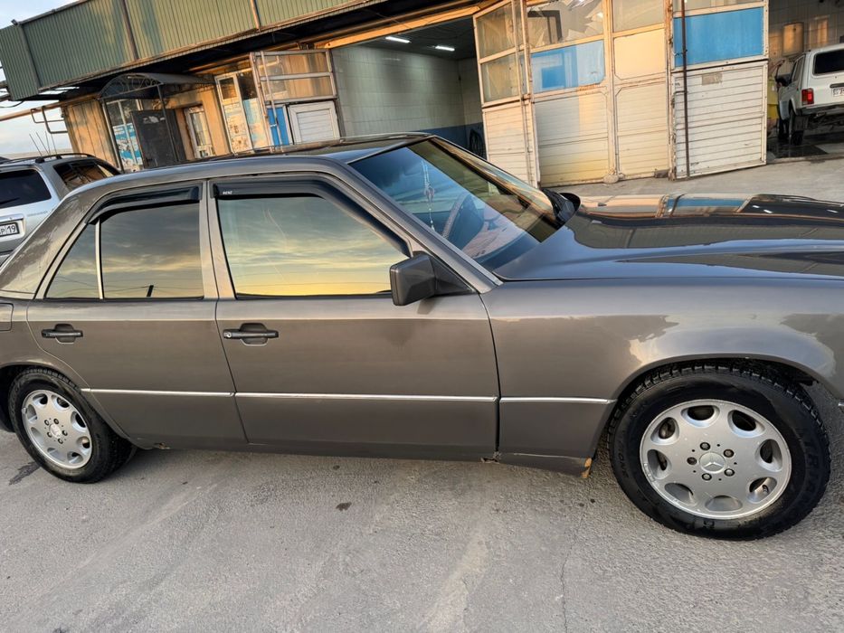 Продам  мерседес 124