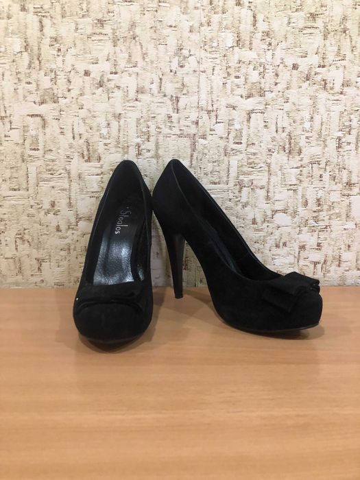 Продам туфли новые, замшевые