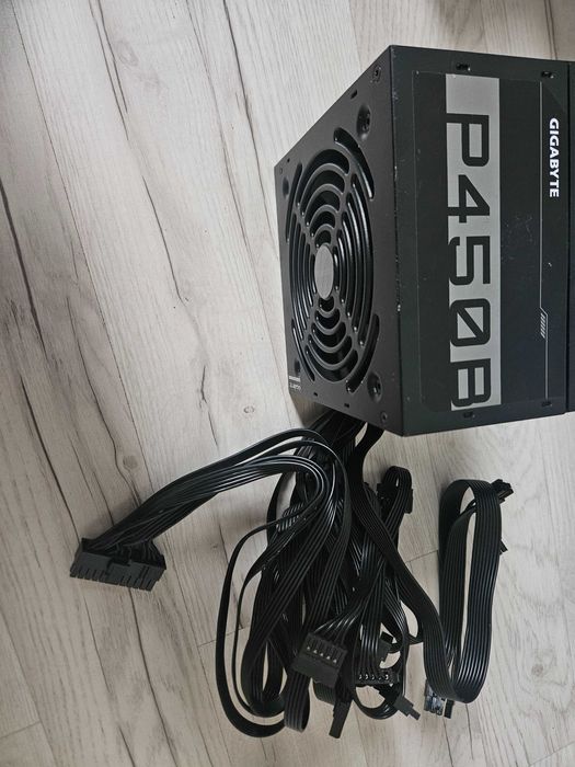 Блок питания Gigabyte GP-P450B
