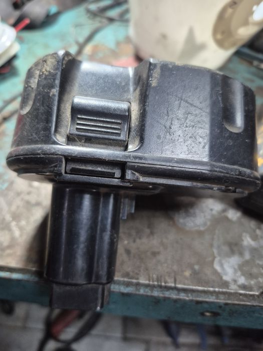 Зарядное устройство с батарейкой