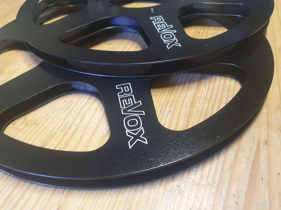 26,5см 10,5" Revox Ревокс Метални ролки за магнетофон.
С лента и кутия