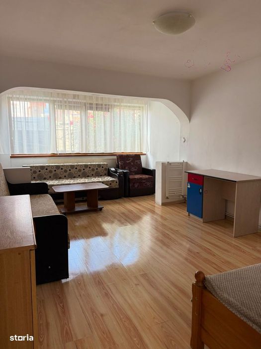 Proprietar vand casa aproape de centrul orașului Onesti