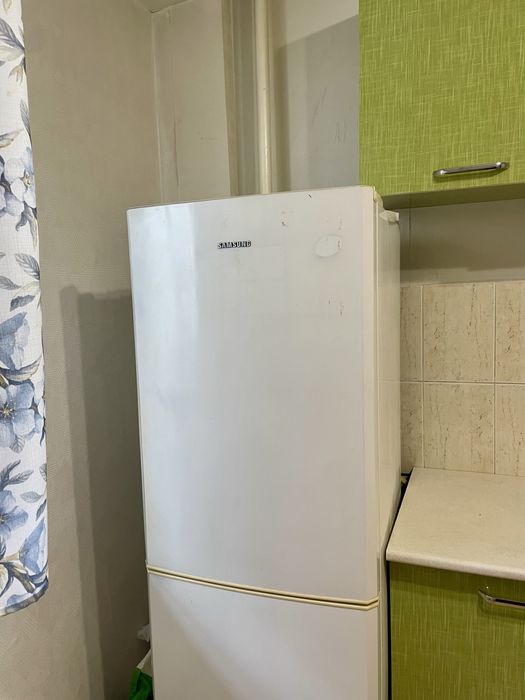 Срочно продаю холодильник