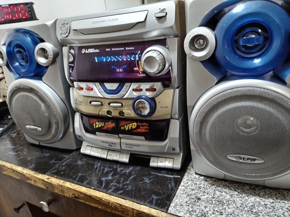 Combina audio LFG stereo cu boxe