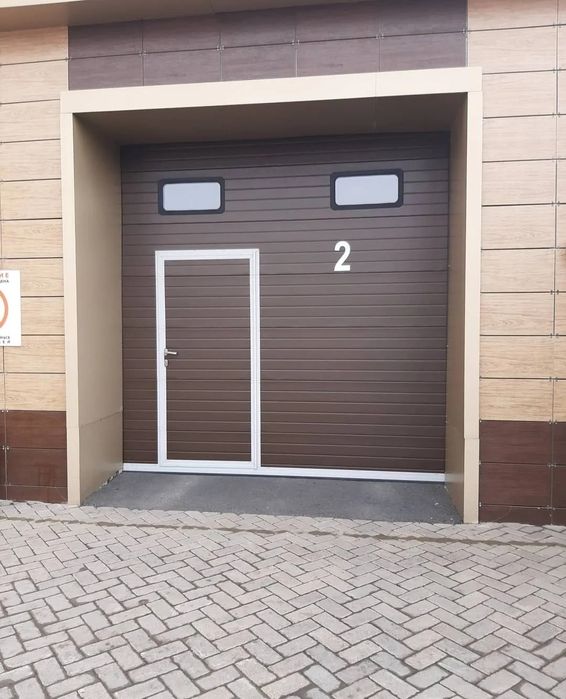 Секционные ворота