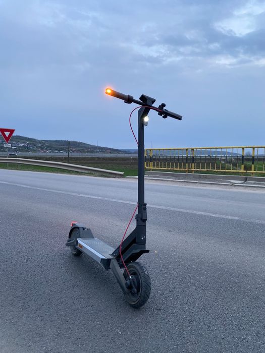 Vând trotinetă electrică NAVEE S40.