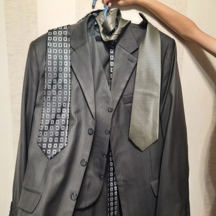 Костюм тройка на рост 182 см