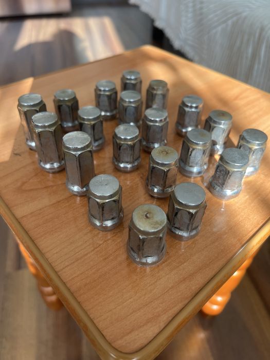 Колесные гайки 14/1.5