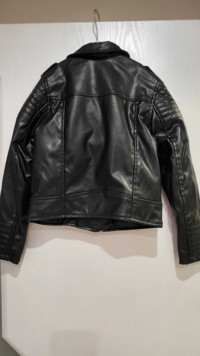 Продавам детски кокетни якенца