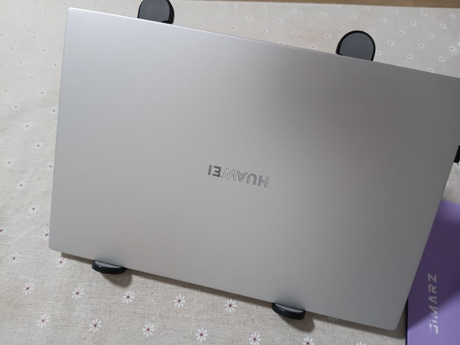 HUAWEI MateBook D14 — в идеальном состоянии