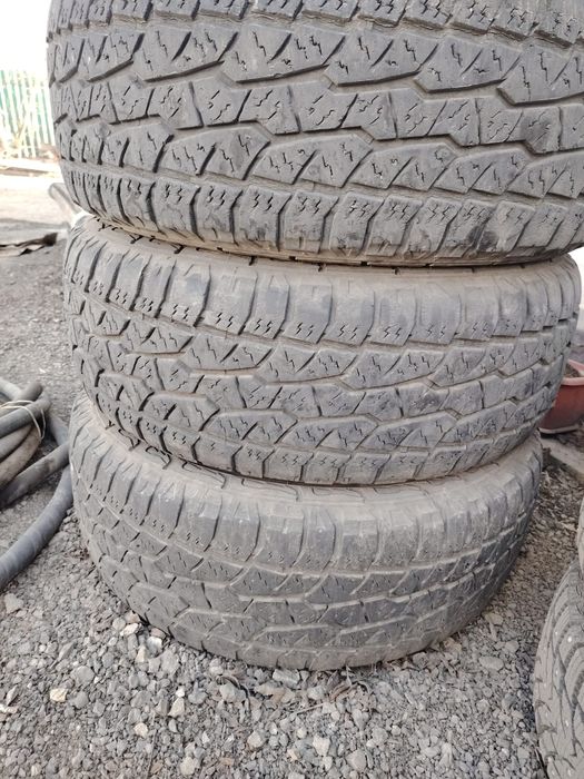 Продам всесезонную резину