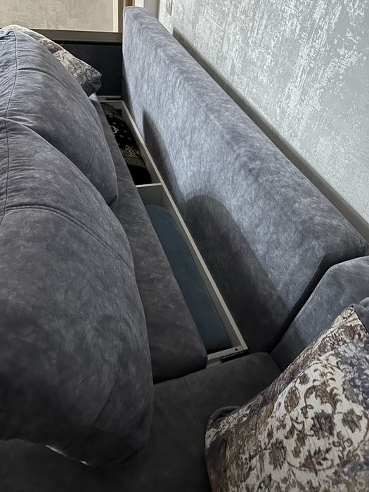 Продам диван, б/у